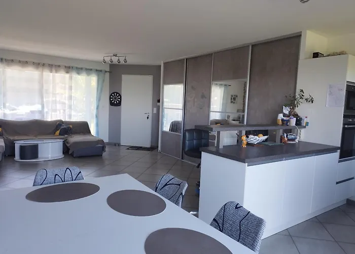 Rum i privatbostad Chambres Chez L'Habitant